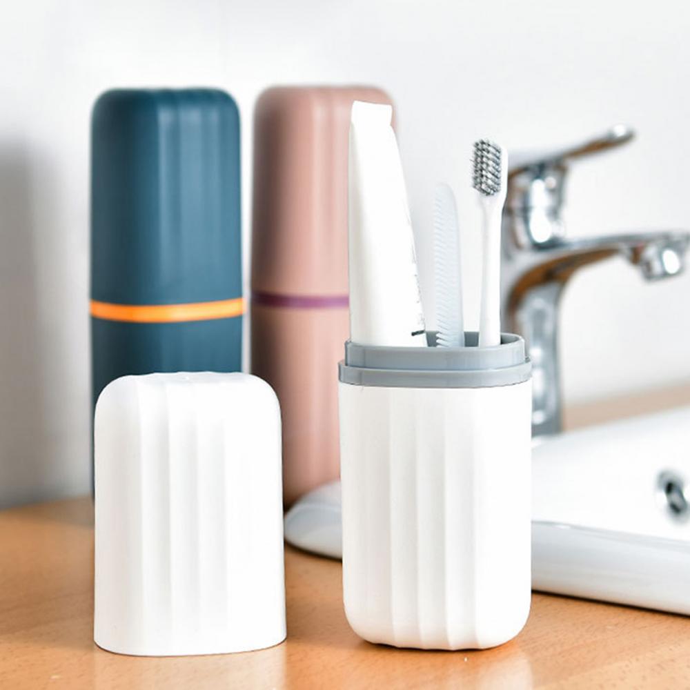 ¡Organización y comodidad en tus viajes con el Estuche Portátil para Cepillos 3 en 1! ✈️